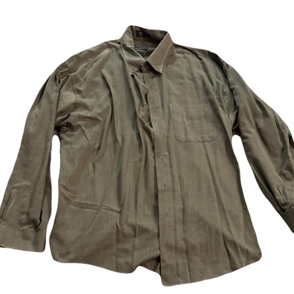 Van Heusen Other - Van Heusen Men's Button-Up Shirt Xl